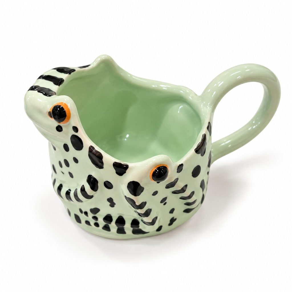 Taza de cerámica ranita verde de Maru Maravilla, hecha a mano en Bilbao, vista superior